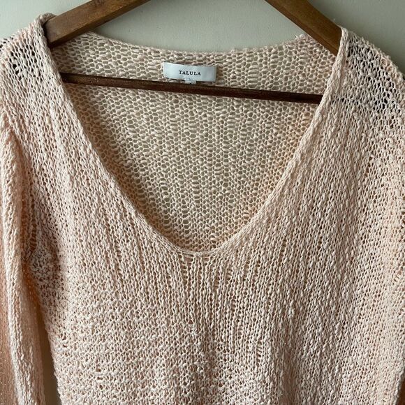 Aritzia Talula Peach Cotton loose Knit V-Neck oversized Sweater small - Picture 4 of 9